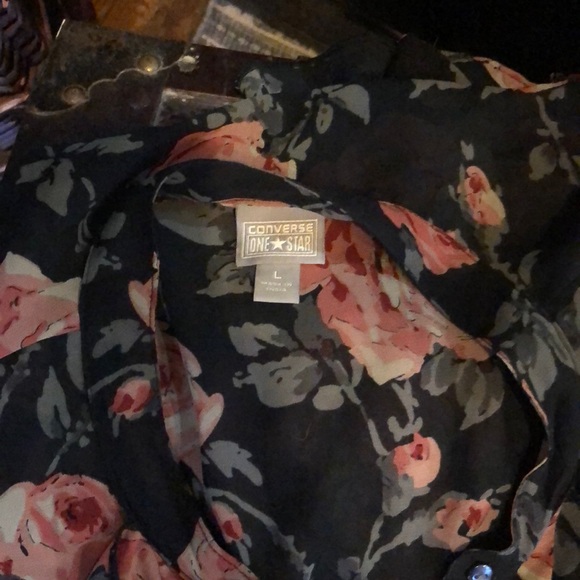 Converse One Star Large Floral Blouse - Picture 3 of 3
